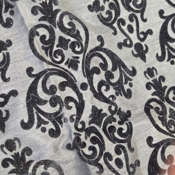 Homecenter Red & Black Flocked Pillow King Sized Sham Covers - Picture 3 of 6